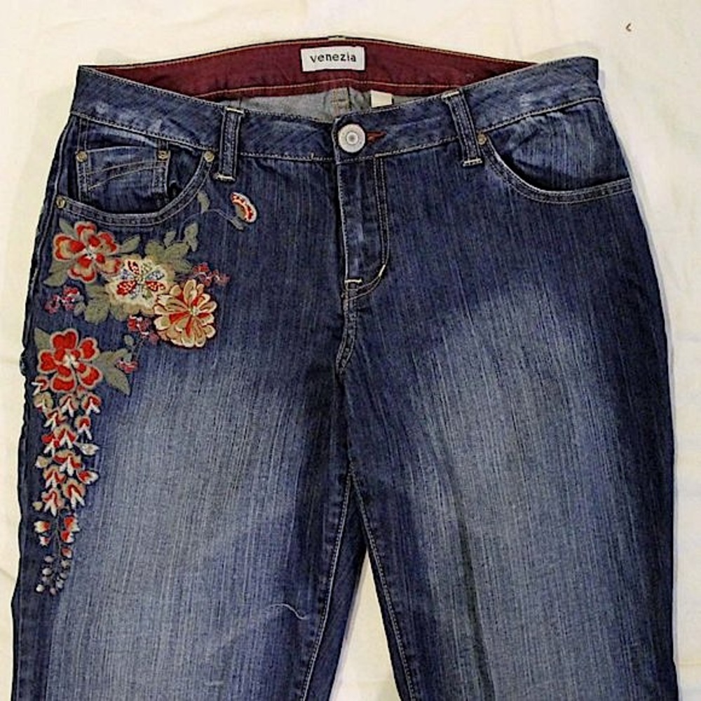 Venezia Distressed Embroidered Cotton Blend Blue Jeans Size 18 - Picture 3 of 10